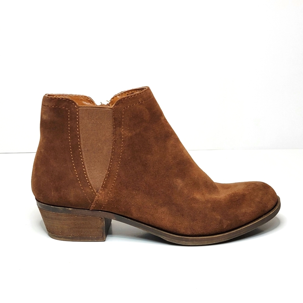 KENSIE Garry Brown Suede stacked heel Almond Toe Booties Size 7